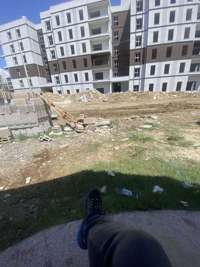 Şantiyeden bildiriyorum hava Çok sıcak 🥵 sizin oralarda hava nasıl?