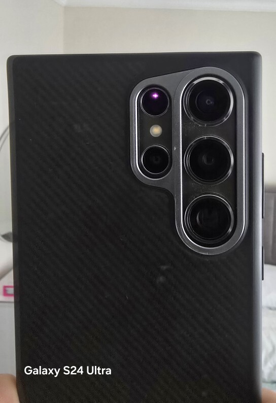 Arkadaşlar telefon çok kabamı duruyor?