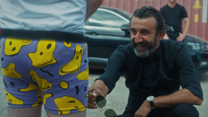 Erkek adam renkli iç çamaşırı giyer mi?