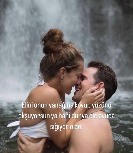 Yanındayken tüm dertleri unuttuğun, her şeyi hafifleten biri var mı?