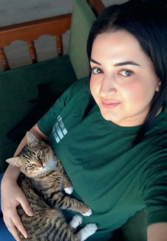 Merhaba sizce fotoğrafta nasıl çıkmışım, samimi yorumlarınızı yazar mısınız?