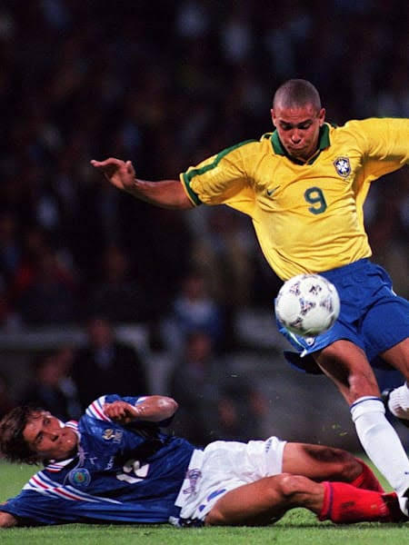 Sence futbol tarihinin en karizmatik oyuncusu kim, neden onun kadar karizmatik?