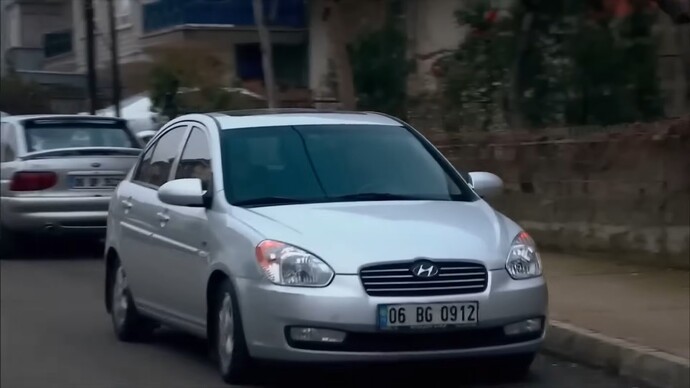 Hyundai Accent Era'nın benzinlisi alınmaz mı?