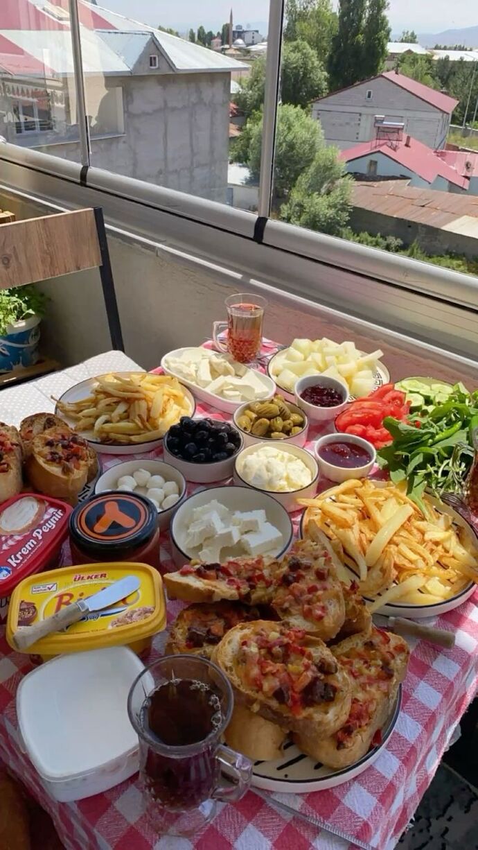 Her sabah istisnasız kahvaltı eder misiniz yoksa geçiştirir misiniz?