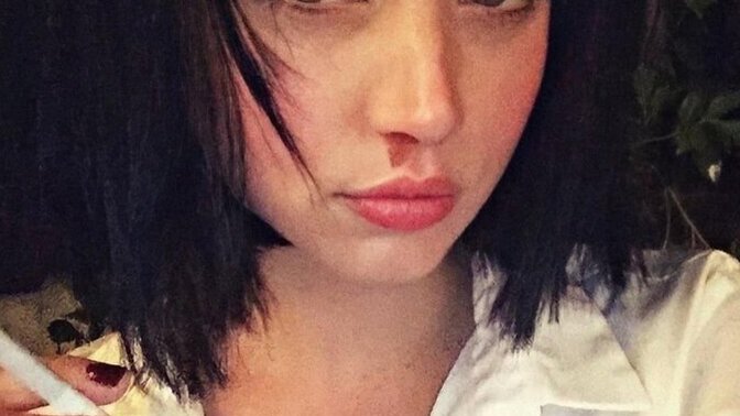 Az önce sitede ben Mia Wallace yim diye dolaşan bir kişi vardı gördünüz mü?