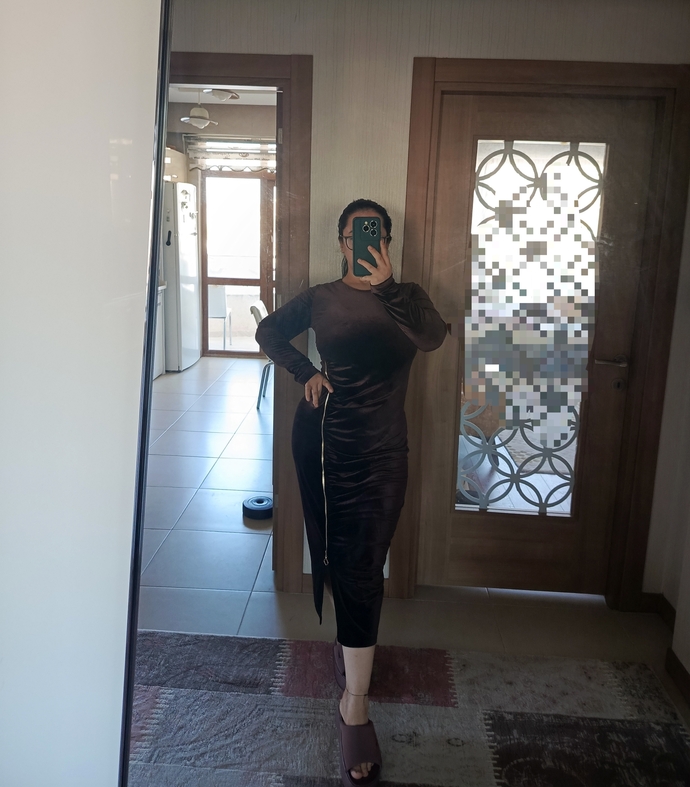 Düğünde giyilir mi bu elbise ekimde düğün bi de ne renk ayakkBı olur nasılım 🤣?