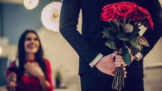 Sevdiği kadına çiçek almayıp özel hissettirmeyen erkekten olur mu?