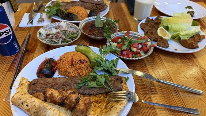 En son dışarıda yediğiniz yemeğe kaç puan verirsiniz?