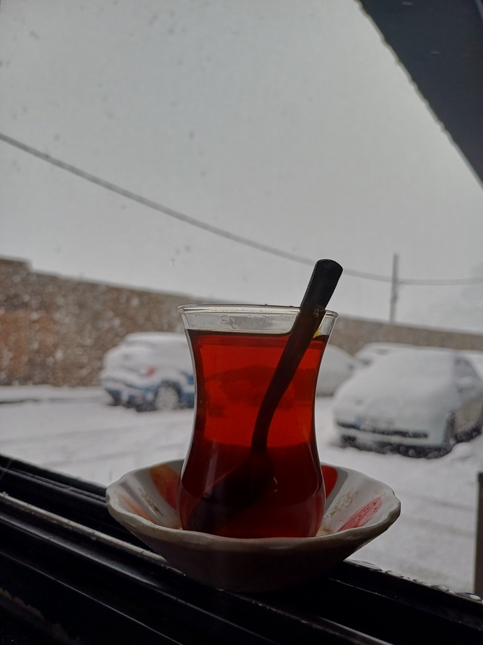 Çay en çok kiminle içilir?