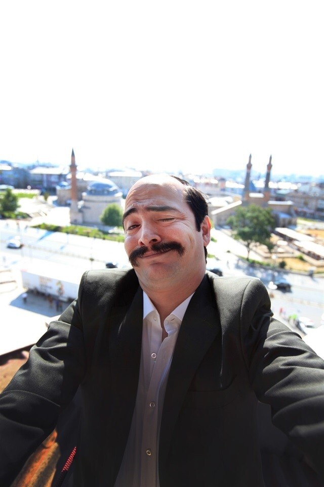 Yakışıklı elemanlar buradaysa bir yoklama verebilir mi?