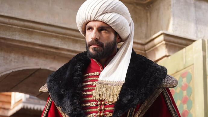 Sizce Fatih Sultan Mehmete en çok benzeyen oyuncu hangisi?