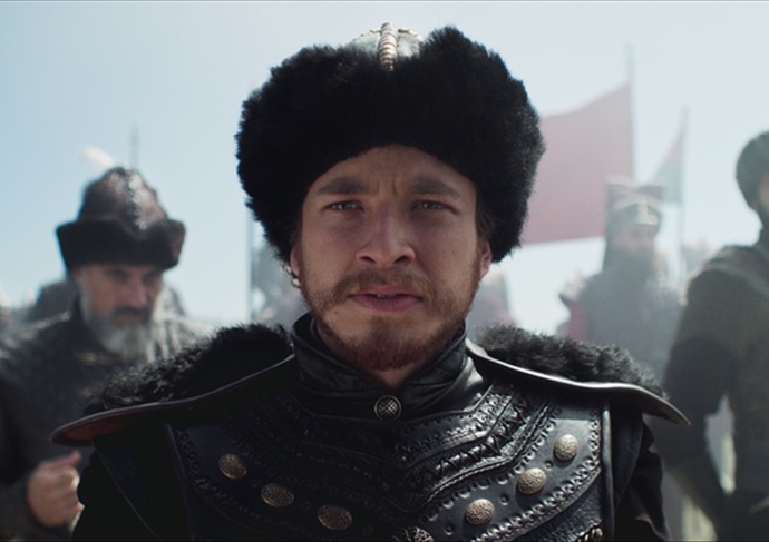 Sizce Fatih Sultan Mehmete en çok benzeyen oyuncu hangisi?
