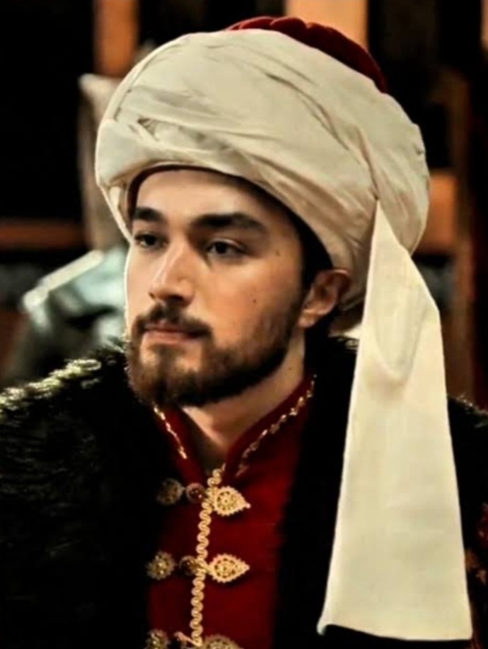 Sizce Fatih Sultan Mehmete en çok benzeyen oyuncu hangisi?