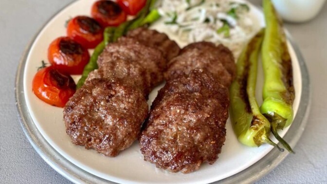 Köfte, çiğ köfte, içli köfte arasından hangisi favoriniz?