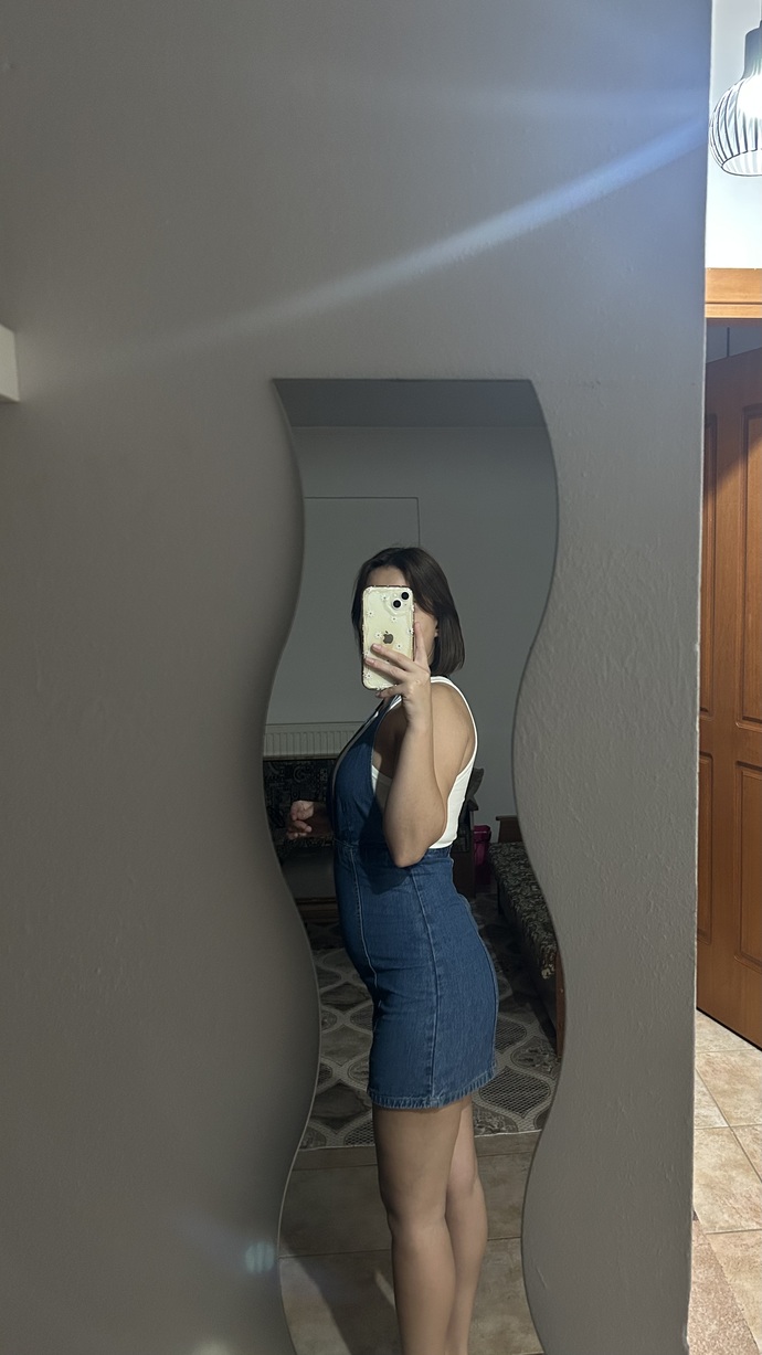 Bir beden küçük gelen elbisenin beni sıktığı fotoğraflarda çok belli olur mu?