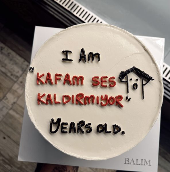 Artık sen de yaşlandın moruk, üzgünüm 😂🤪