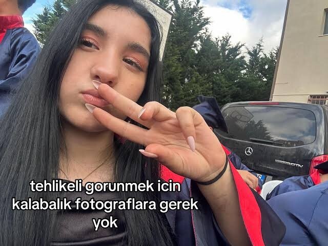 İnsanlar neden ortamcı görünmek istiyor?