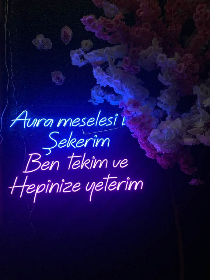 Yalnızlığın konforu mu, yoksa aşkın kaosu mu insanı daha çok büyütür?