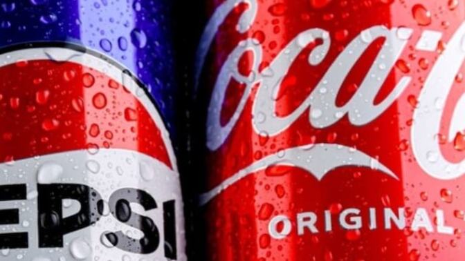 Hangi kola markasını severek içersin?