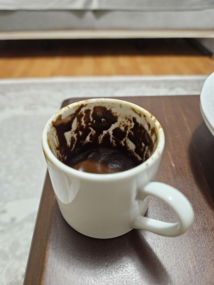 Falımda böyle bir şey çıkmış fil mi maymun mu cin mi anlamadık, yorumlar mısınız?