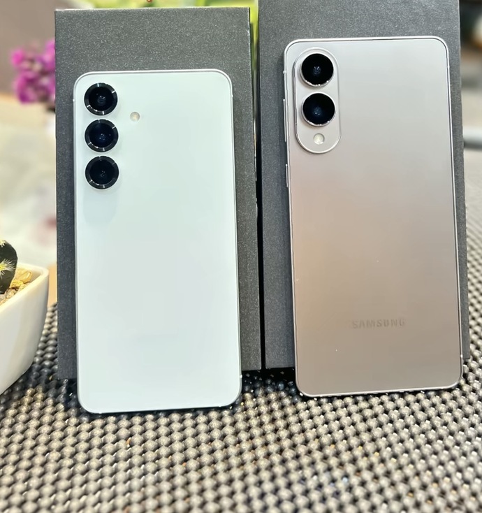 Siz olsanız bu iki telefondan hangisini hediye olarak alırdınız acil?