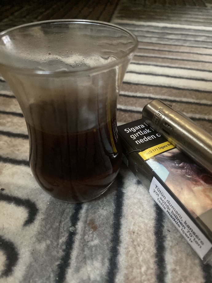 Birisi sabah kahvesi yapabilir mi?