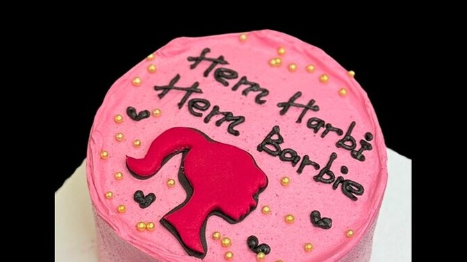 Gerçekçi mi olsun yoksa Barbie gibi abartılı stil mi tercih etmeli?
