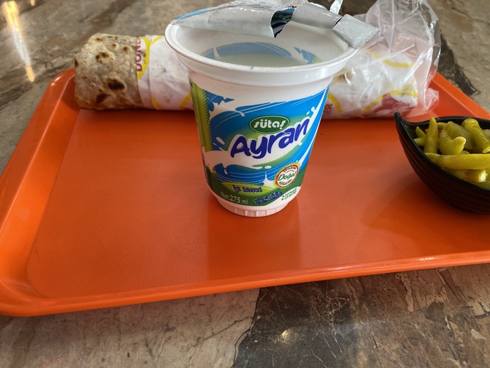 Yemek yerken ağzını şapırdatanlara ne tepki verirsiniz?