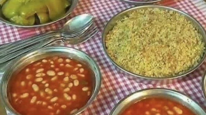 Sofradaki yemeği sever misin?