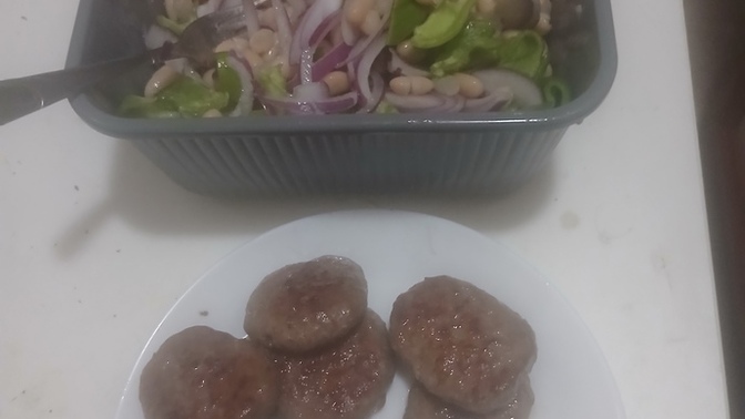 27 yaşında bekar erkek menüm nasıl?
