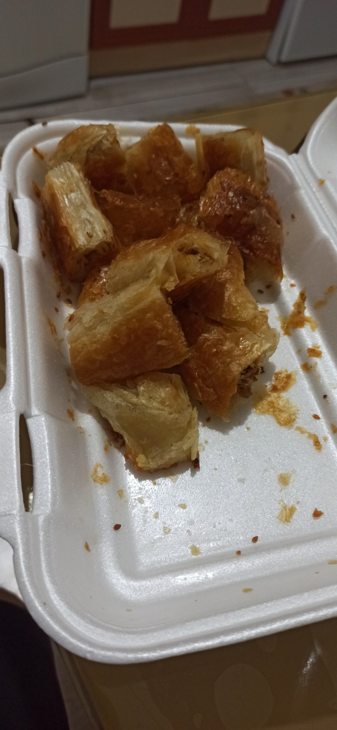 Kahvaltıda tercihin poğaça mı kıymalı börek mi?