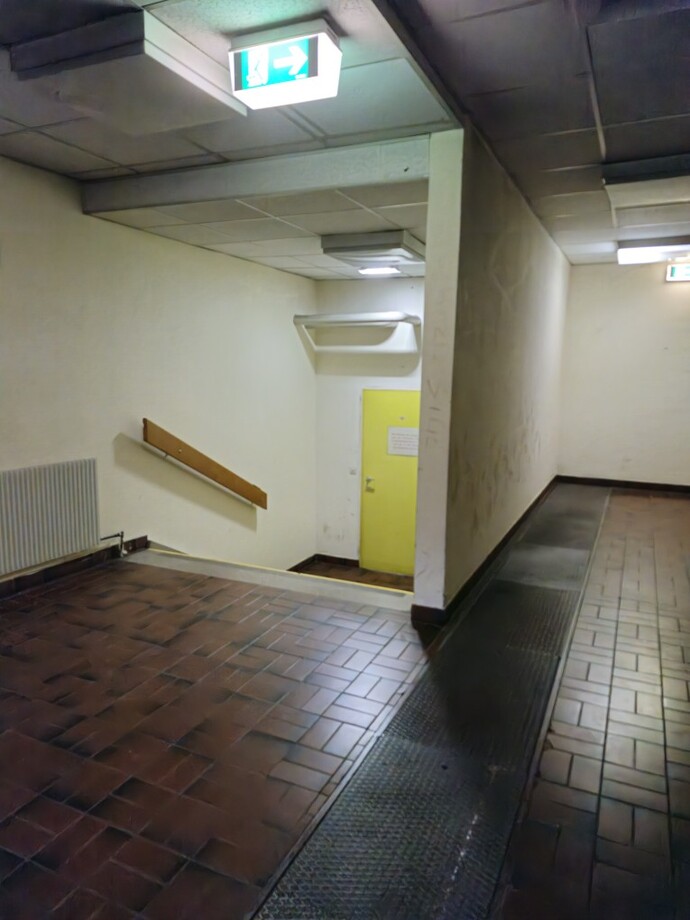 Okulumun bodrumu neden bu kadar Backrooms havası veriyor, tehlikeli mi?