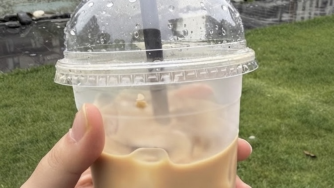 Kime iced caramel latte ısmarlayayım?