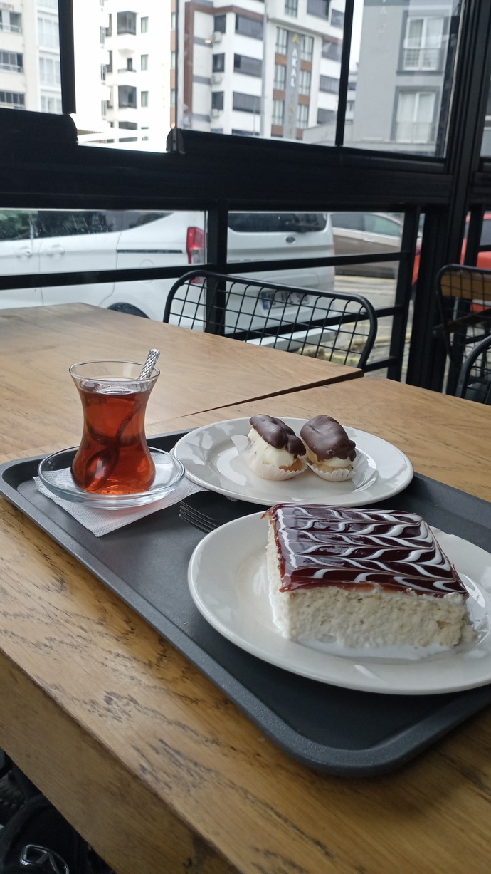Kendinle date yapmak çok mu garip?