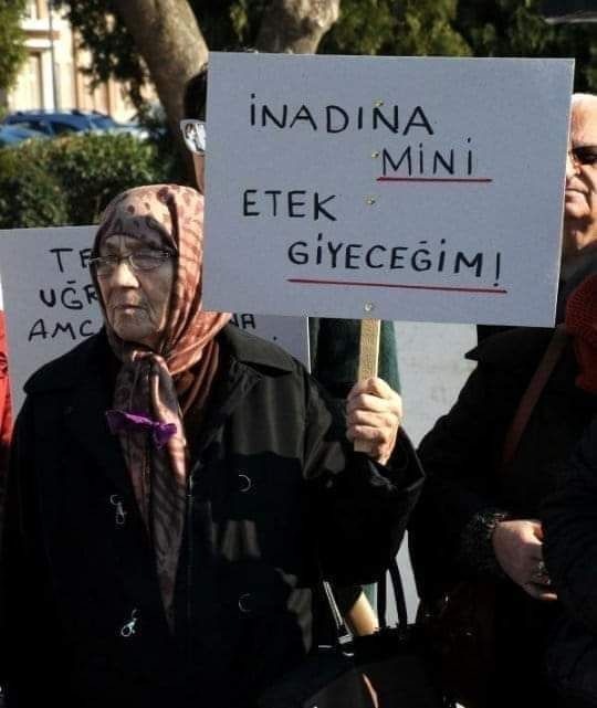 Sevgilinizin dekolteli giyinmesine ne kadar tahammül edebilirsiniz?