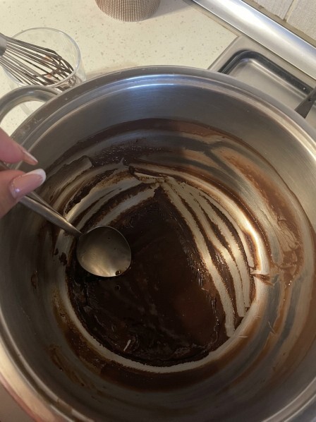 Puding tenceresinin dibini sıyırır mısın?