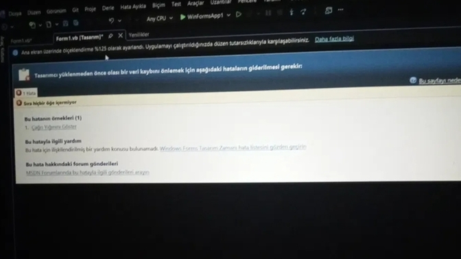 Yazılımcılar bakabilir mi label kutucuklarına text yazarken sürekli bu ekran karşıma geliyo bundan nasıl kurtulunur?