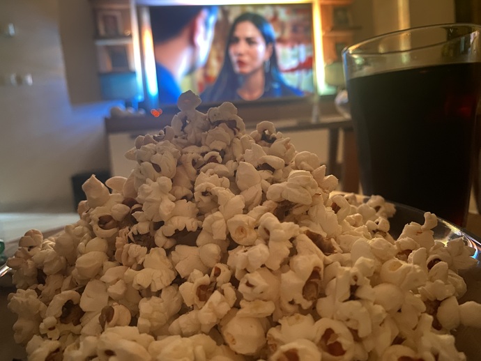 Patlamış mısırlarımın yanına yakışacak bir film öneriniz var mı?