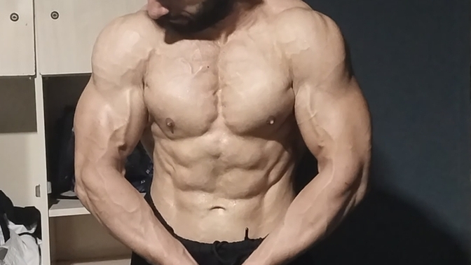 1.90 boy 83 kiloyum, fiziğimi yorumlar mısınız ideal kilo ve görünüş olarak?