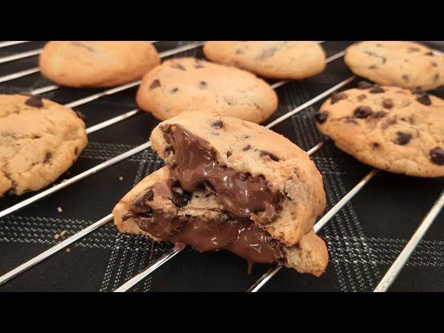 İçi çikolata dolgulu akışkan nutella cookieyi süte bana vana yemeyi severler dernek üyeleri burada mı?