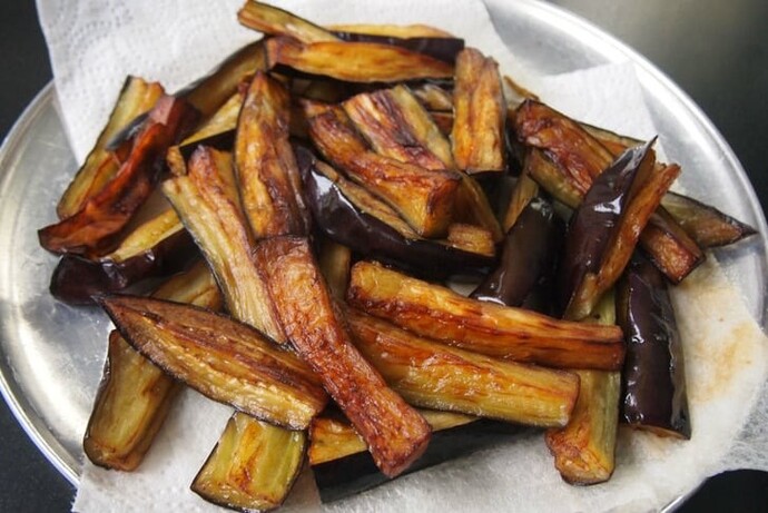 Patlıcan kızartması mı patates kızartması mı?