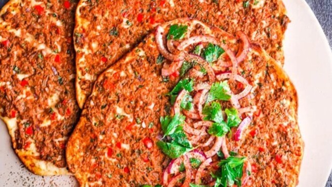 Bir oturuşta kaç tane lahmacun yiyebilirsiniz?