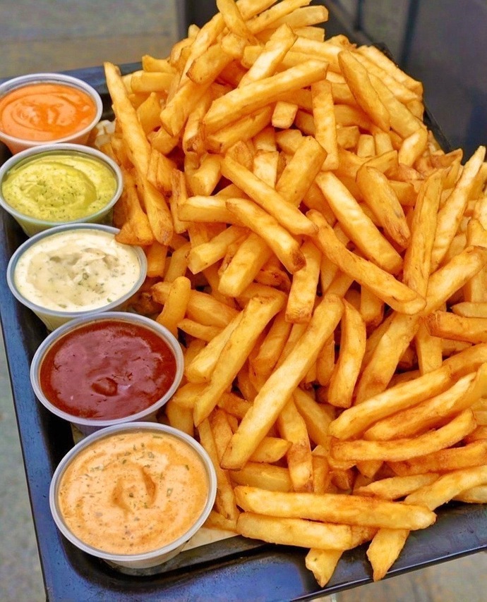 Patates kızartmasını sade mi seversin soslu mu?