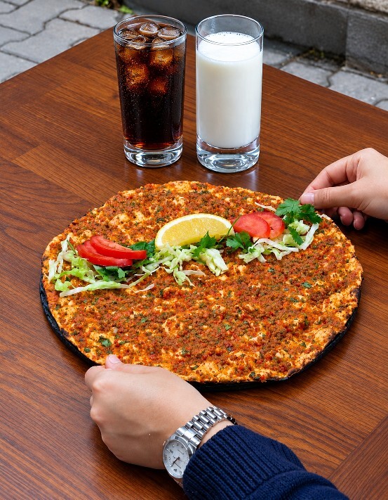 Lahmacun nin yanına ne iyi gider?