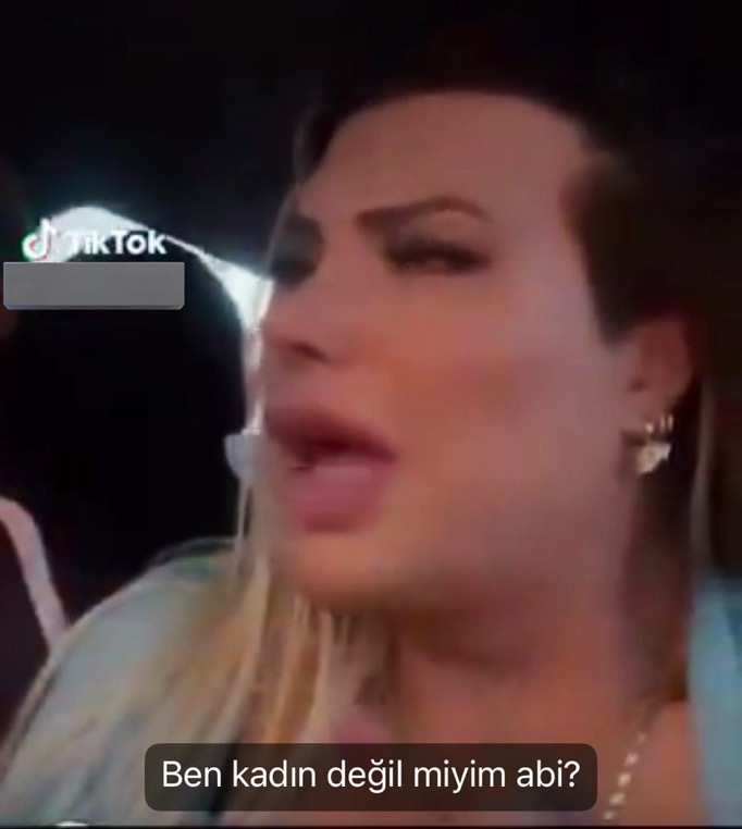 Sevgilin birinin fotoğrafına’Çok güzelsin/bu ne yakışıklılık’yazıyor sen tepki verdiğinde’Ne var bunda?’diyor Tamam mı, devam mı?