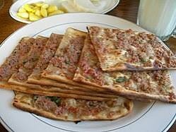 Etli ekmek mi Çiğköfte mi?