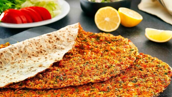 Ömür boyu sadece tek bir yemek yeme şansın olsa hangi yemeği seçerdin?