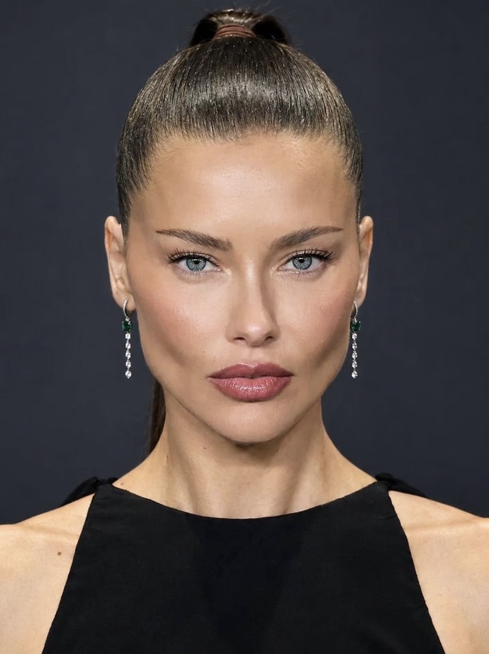 Adriana Lima ne yaptırmış, hangi estetik işlemler var sizce?