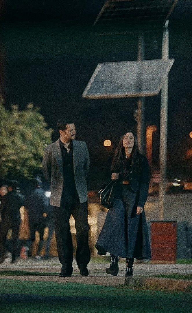 Bu devirde tek kişiye sadık kalıp sevgili yapmamak enayilik mi yoksa adamlık mı?
