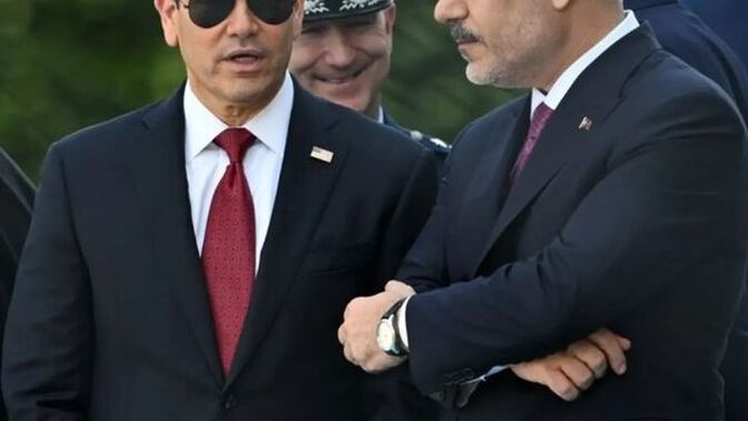 Hakan Fidan karizması sizce de efsane değil mi, burada hayranı olan var mı?
